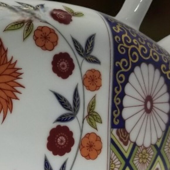 Colorful Japanese Imari Pitcher Multicolor Chrysanthemum & Lotus Flower 9 1/2 in - Picture 11 of 14